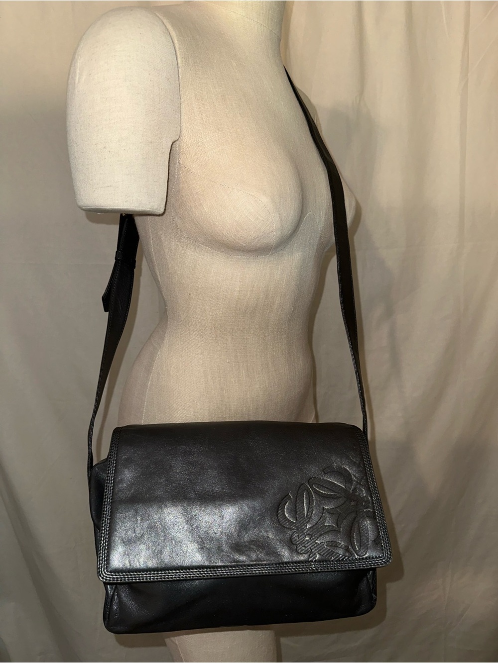 Loewe gunmetal leather crossbody — NEEDS REPAIR
